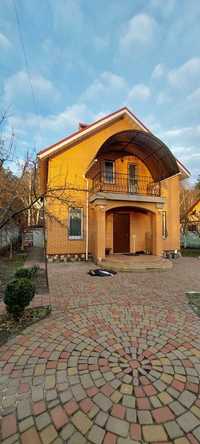 Литвинівка,  2х пов. цегляний будинок-дача 120 кв.м.  Поруч ліс