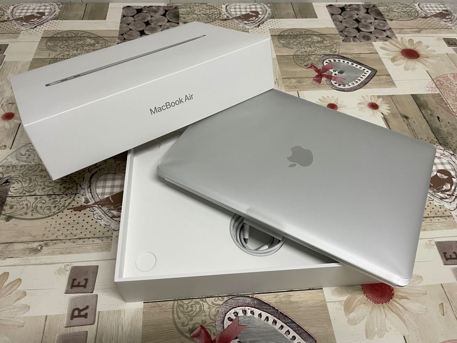 MacBook Air 13” 2020 | i5 Quad-Core | 16GB RAM | 256GB SSD