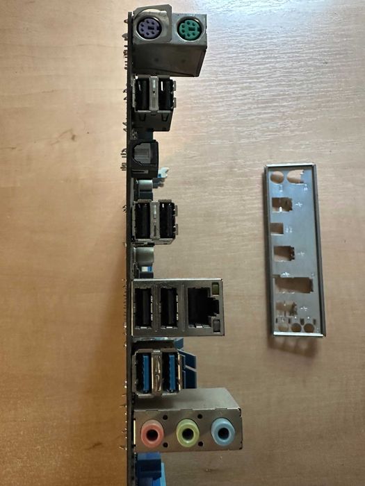 Материнская плата ASUS AMD870 AM3 Socket на запчасти или под ремонт