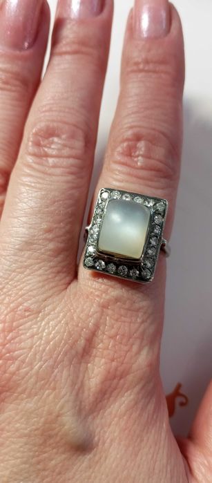 Красиве вінтажне кільце зі срібла 925 з натуральним халцедоном ,Італія