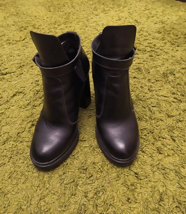 Ботінки жіночі шкіряні