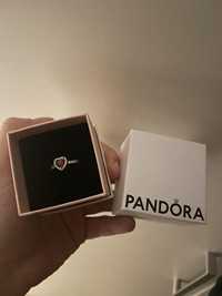 Pandora pierścionek z wypukłym czerwonym sercem