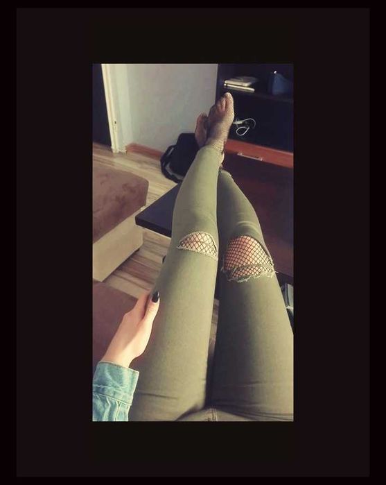 Sexy spodnie damskie jeansy z dziurami Bershka khaki, JESIEŃ ZIMA 2025