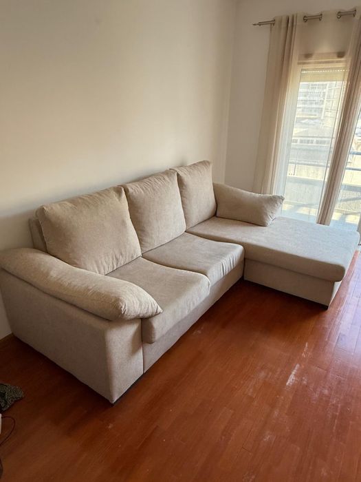 Sofá chaise longue creme