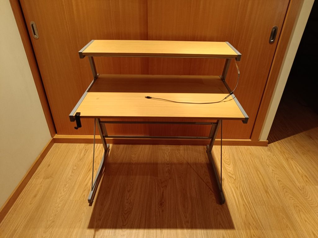 Secretaria em Madeira