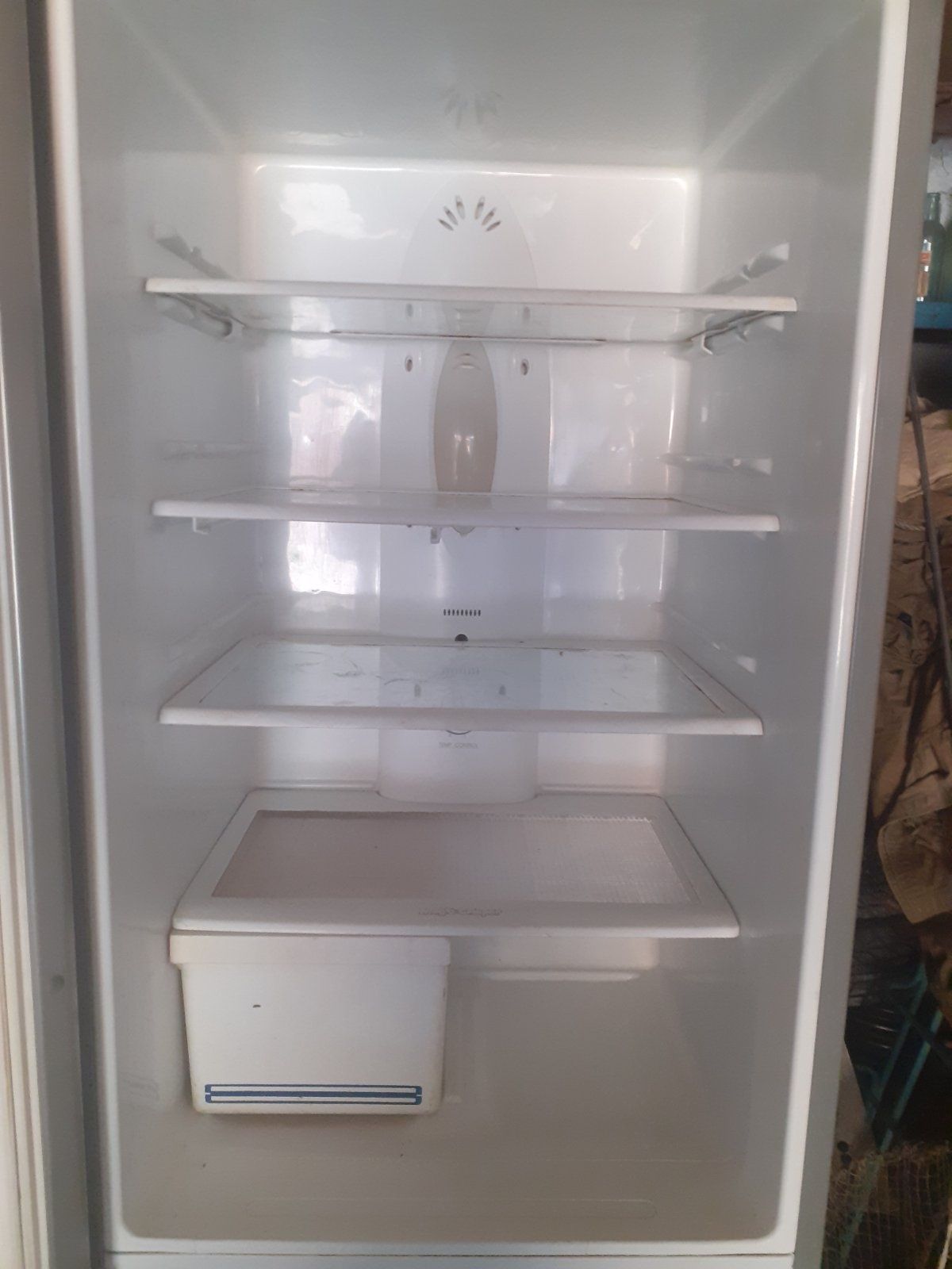 Холодильник б/у марка  LG