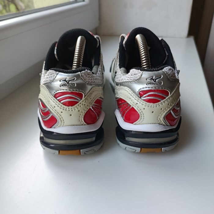 Волейбольні кросівки Mizuno Wave Tornado 6 розм.36.5