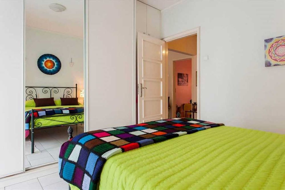 linda manta de retalho em lã feita á mão