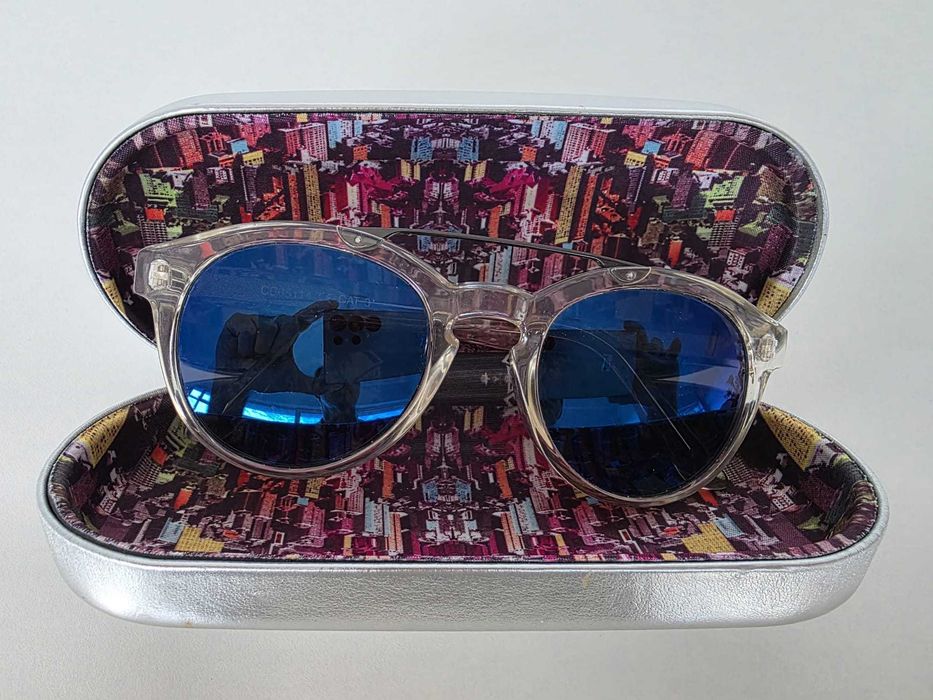 Custo Barcelona – Óculos de Sol com Lentes Azuis Espelhadas + Estojo