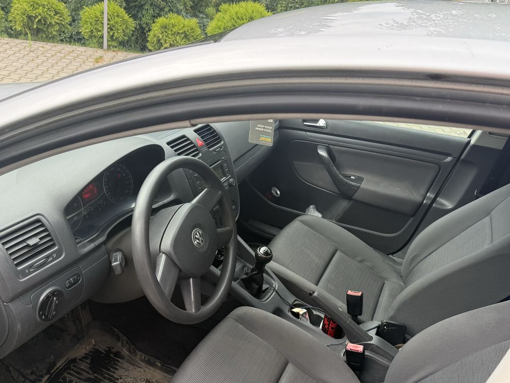 Volkswagen golf V 1.9 TDI BKC