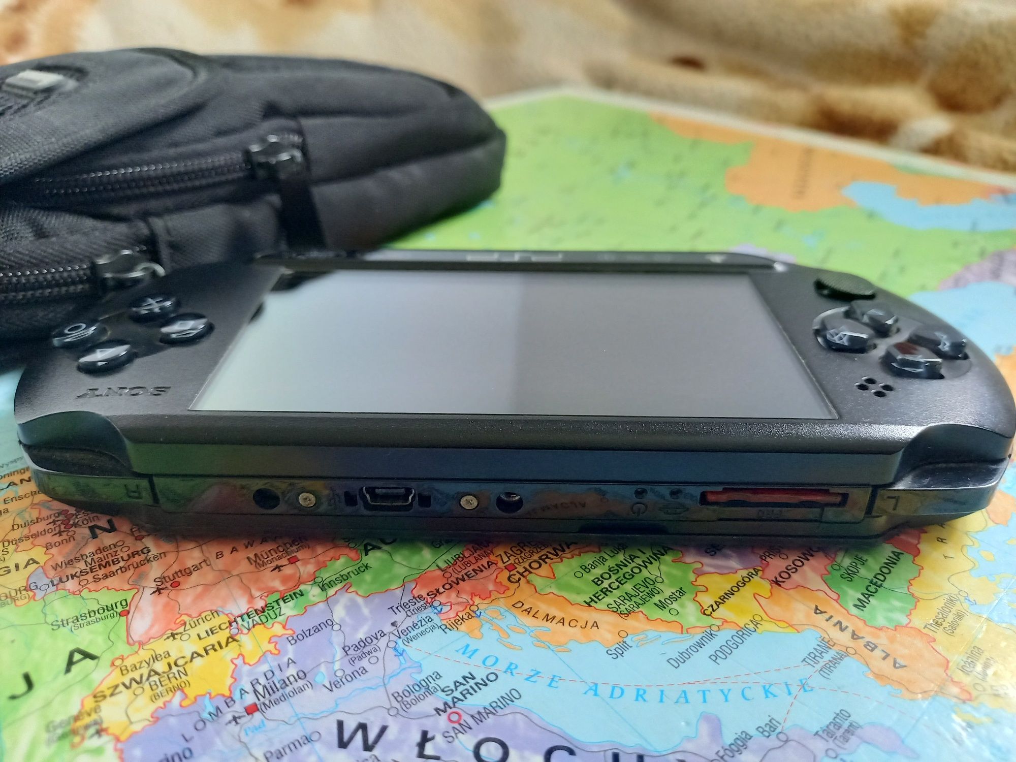 Konsola Sony psp Street E 1004 cb 4gb 19 gier