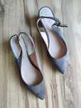 Szare eleganckie buty na obcasach