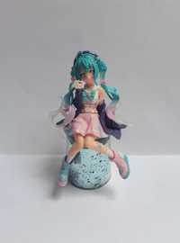 Figurka - siedząca Hatsune Miku (manga, anime)