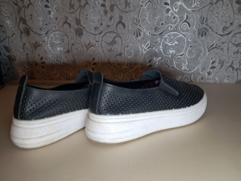 Чорні макасіни 

Ст