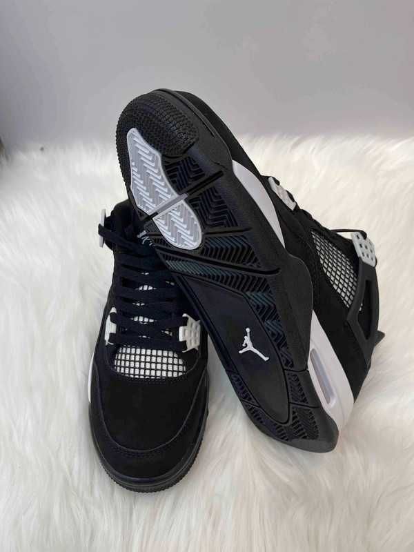 Nowe buty Jordan4RetroWhiteThunder.43
