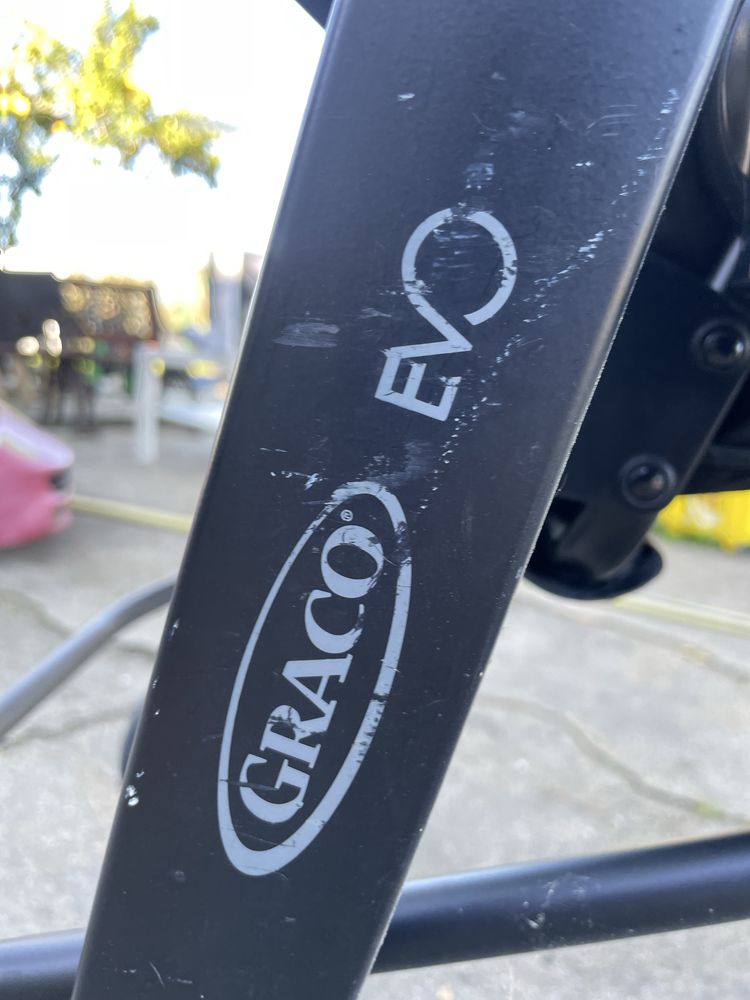 Carrinho de bebe graco evo.