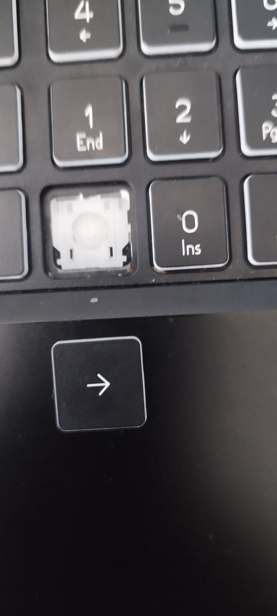 Laptop Gigabyte G5 z grami