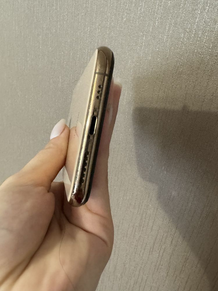 Продам iPhone XS на 265g