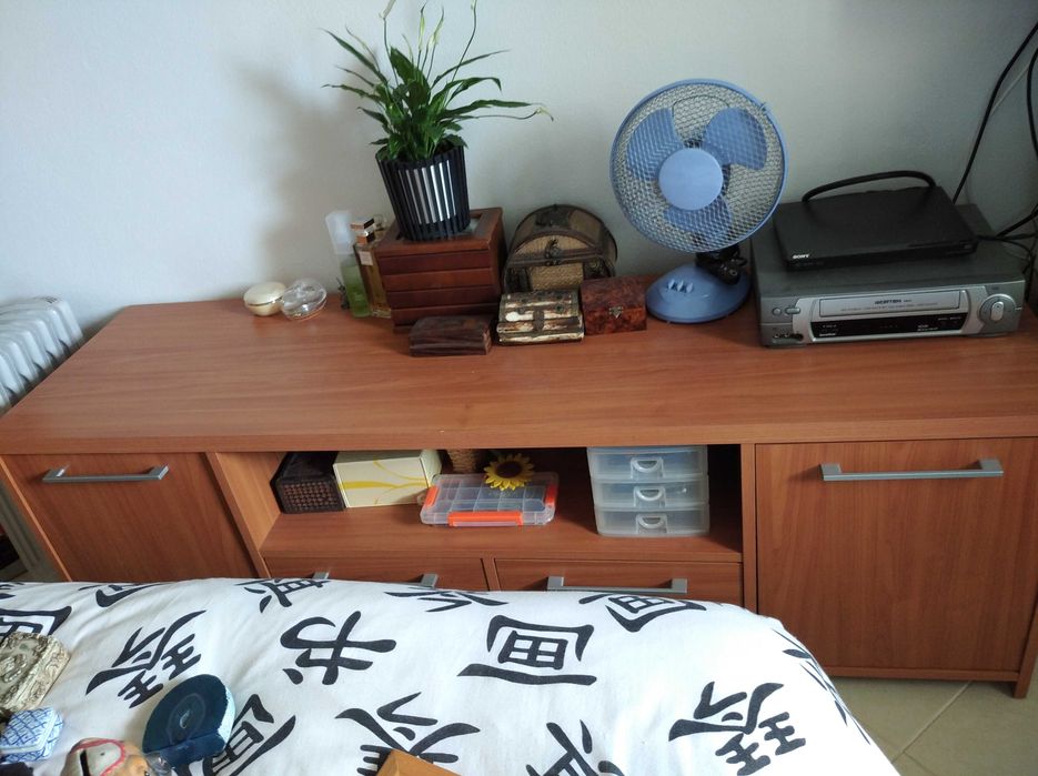 Móvel sala e mesa centro em madeira