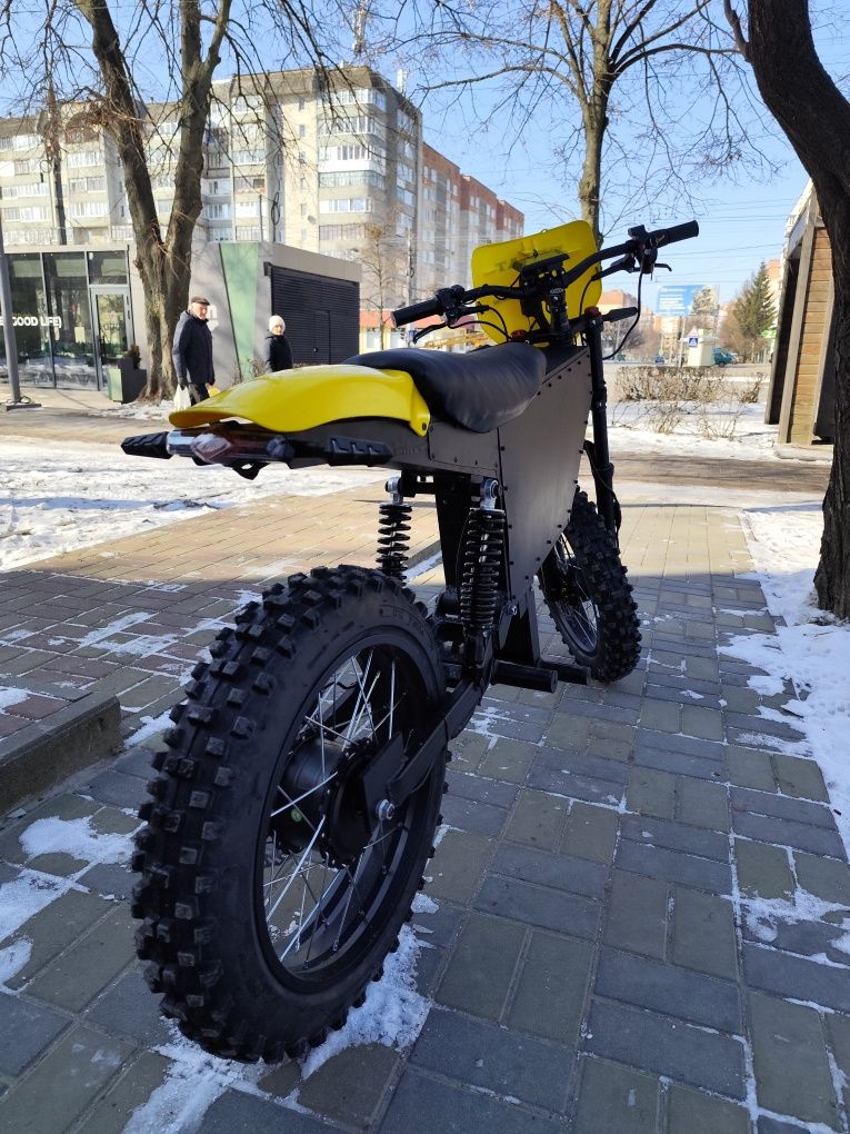 Повнопривідний електробайк Enduro