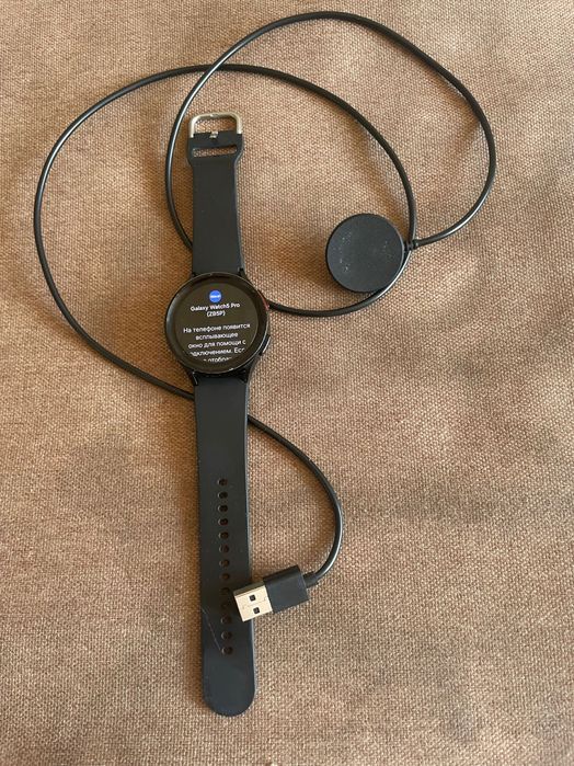 Смарт-часы Samsung Galaxy Watch 5 Pro