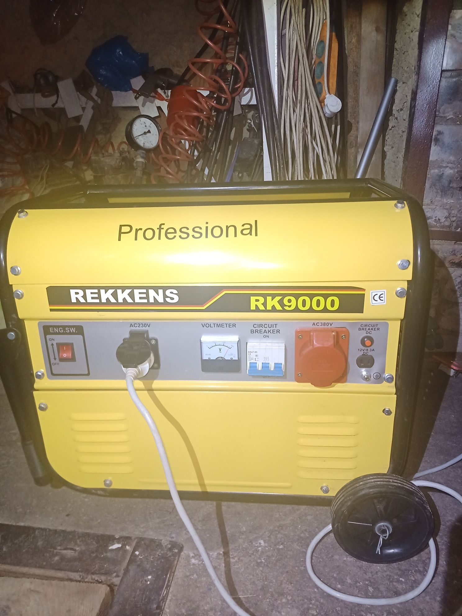 Генератор бензин 3.8KW/230v.  7.2KW/400v.