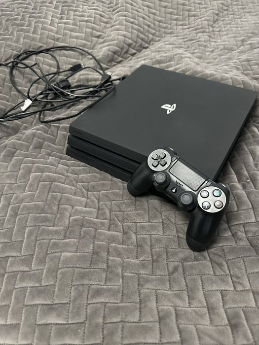 Продам Playstation 4 Pro ( Ps4 Pro)