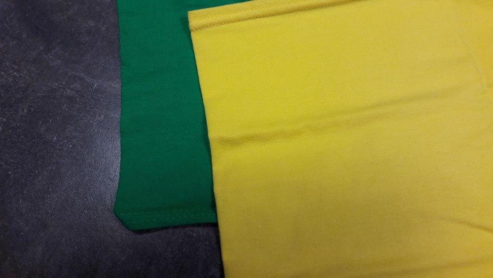 Dwa topy damskie w soczystych kolorach