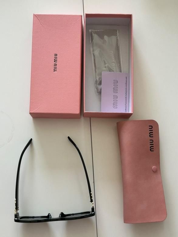 Oculos de sol  Miu Miu Preto