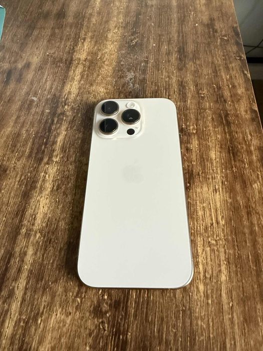 Iphone 16 pro zloty 128gb .stan idealny. jak nowy .gwarancja