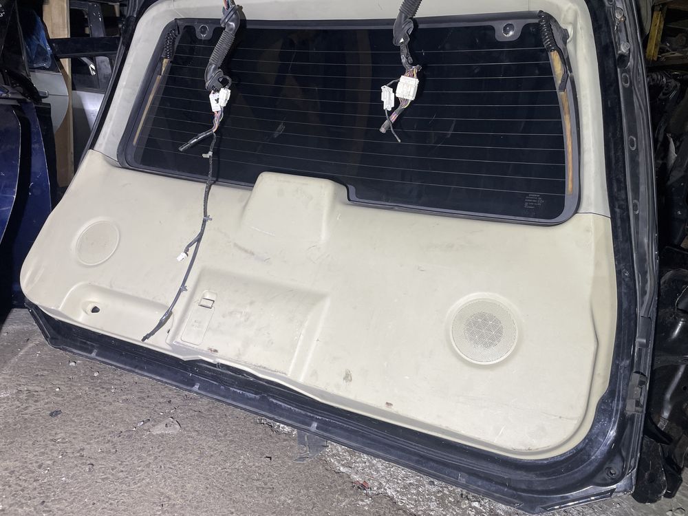 Крышка багажника Infiniti QX56 2004-10 гг K0100-ZQ1MA