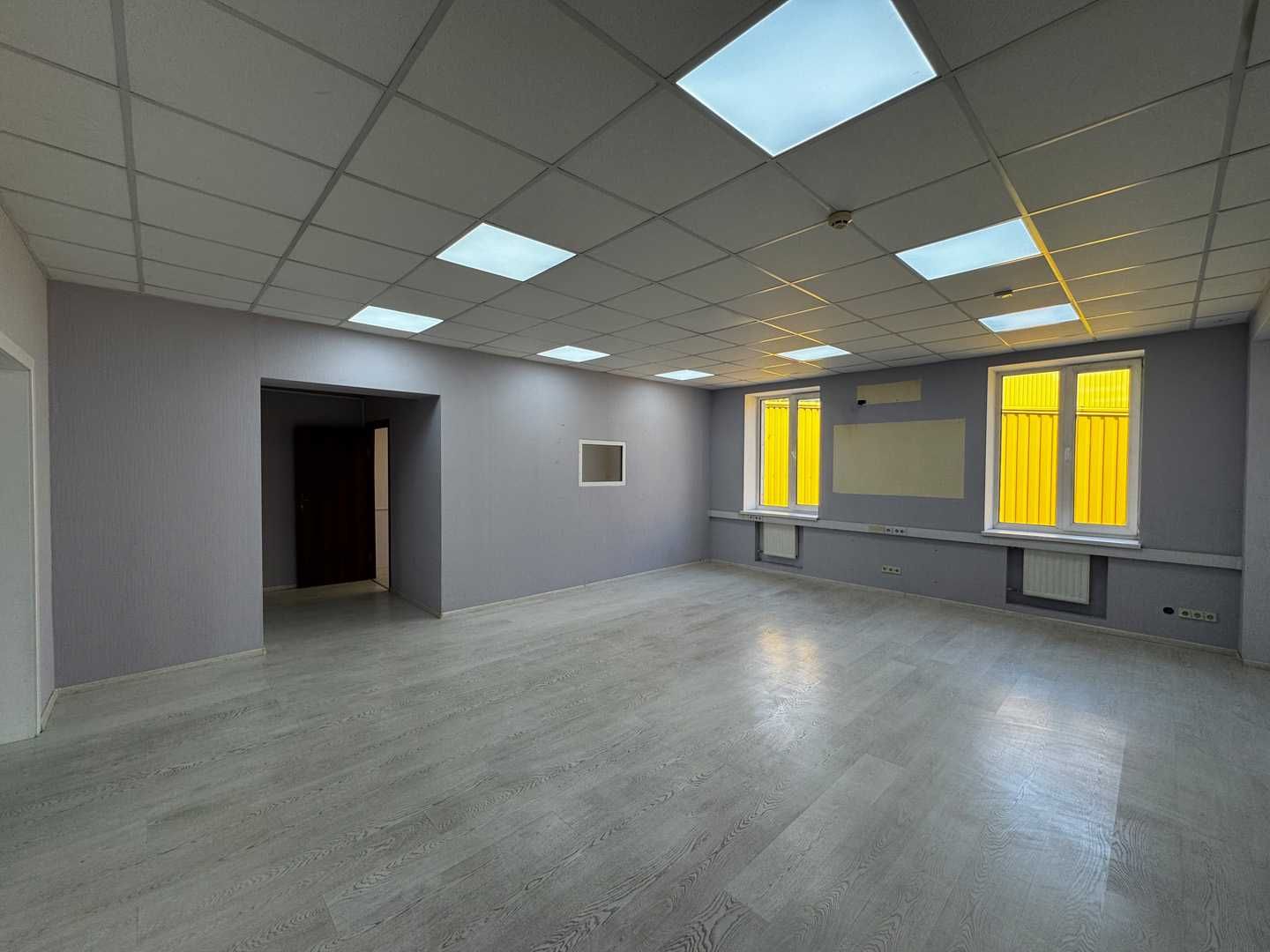 Оренда офісу 293 м² Форум Термінал Столичне шосе, 100