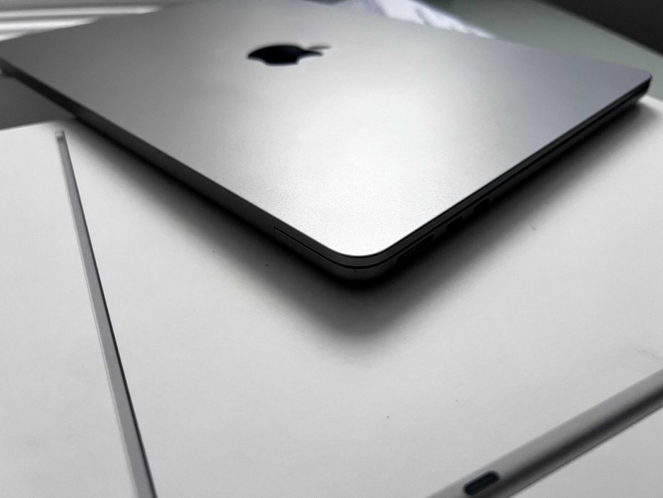 Ідеал MacBook Air 13.6 2022 M2 8GB 256SSD A2681 Комплект