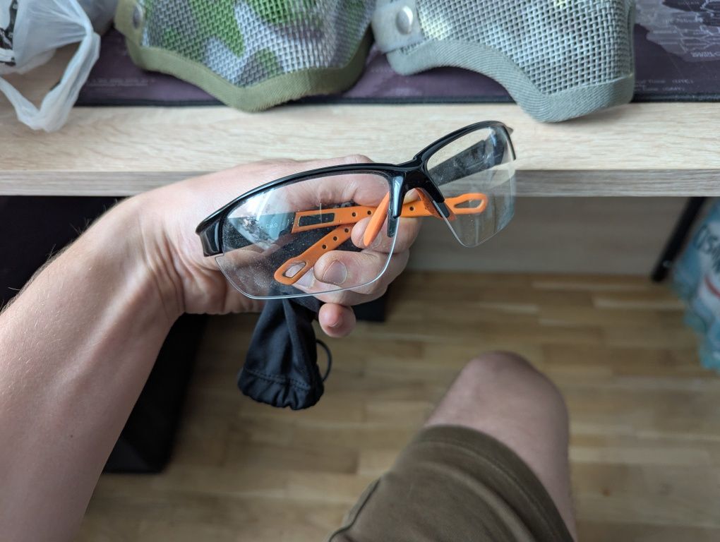 Maski na twarz, okulary,  kulki ASG