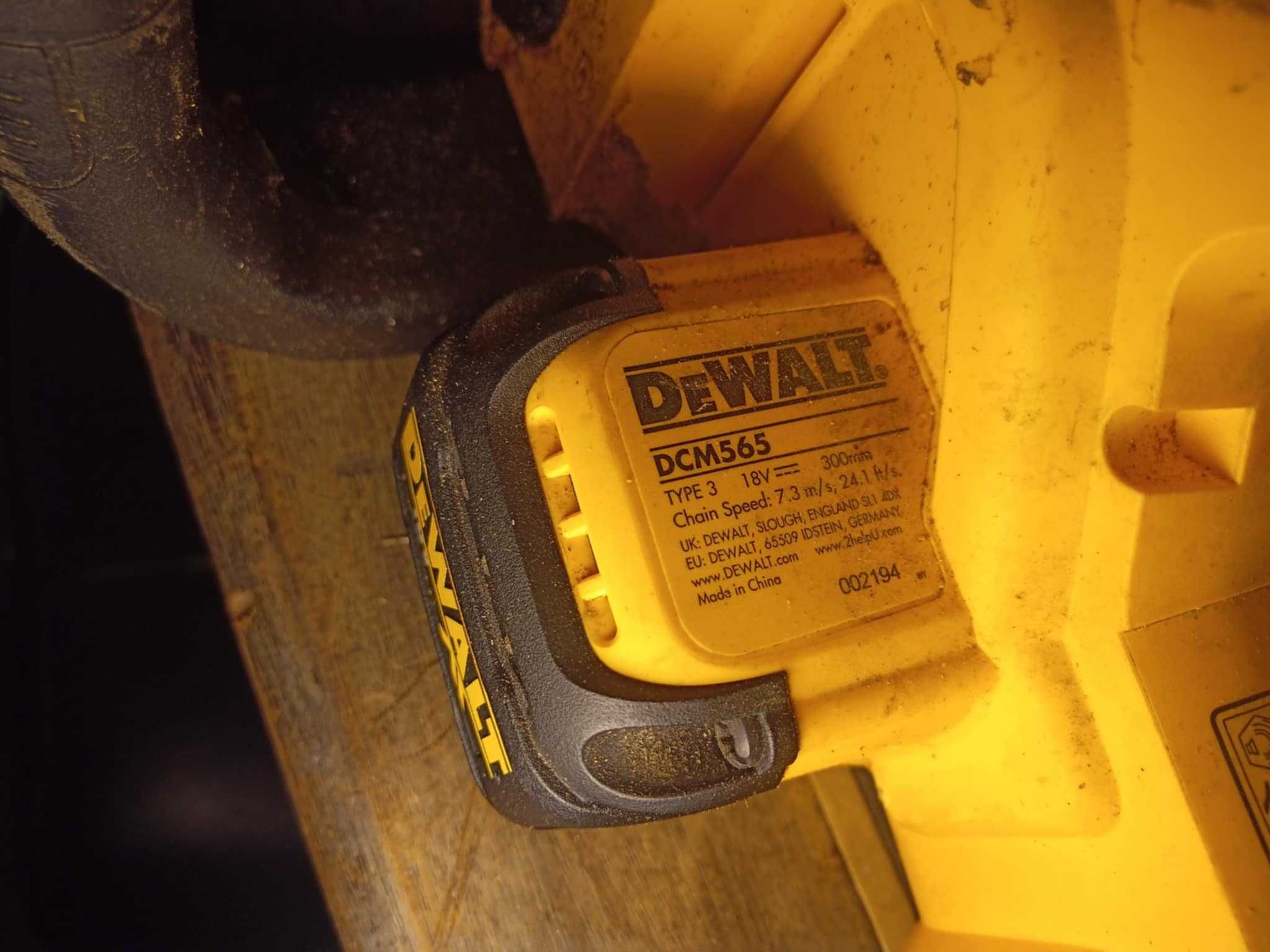 Motosserra Elétrica DeWalt como nova