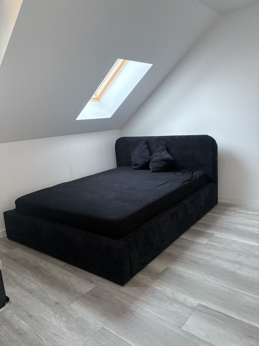 Lozko tapicerowane czarne sztruks