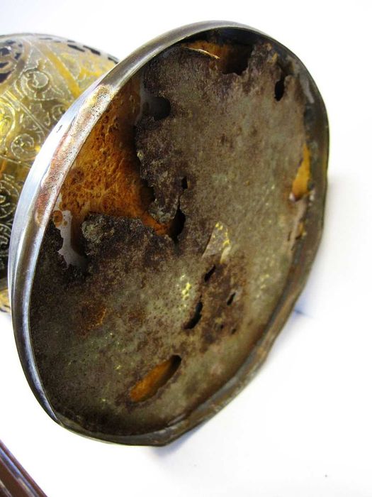 grande antigo pé de candeeiro oriental lindamente elaborado