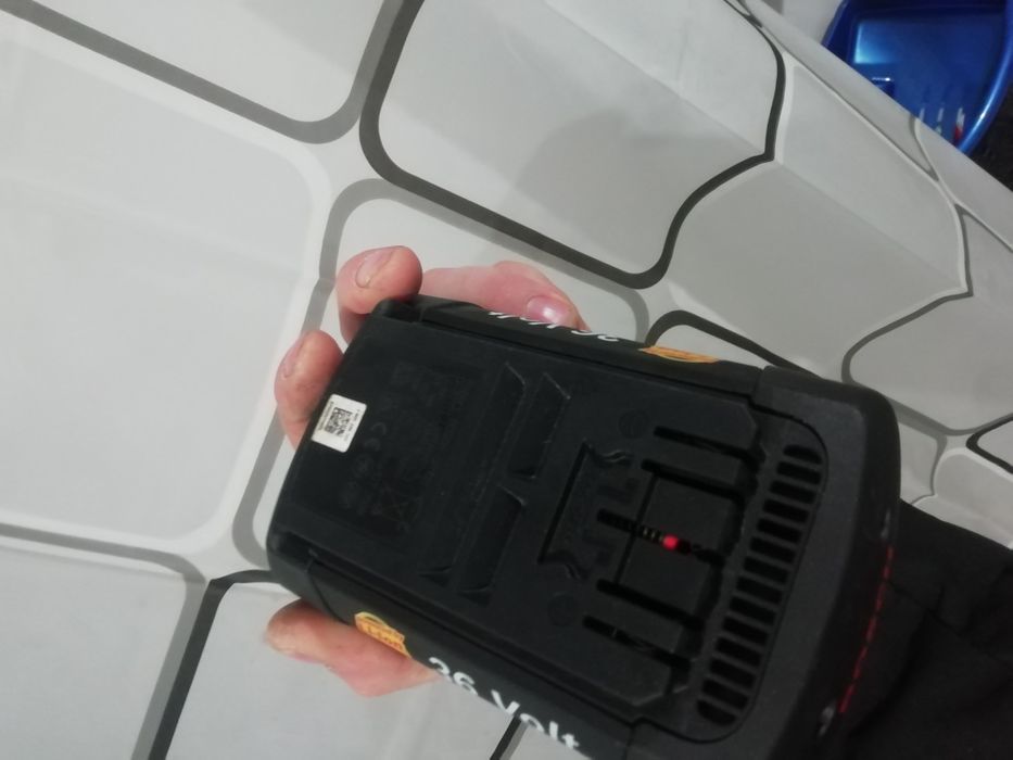 Продам  терміново акамуляторну батарею фірми BOSCH