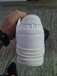 Tenis Reebok brancos club geo