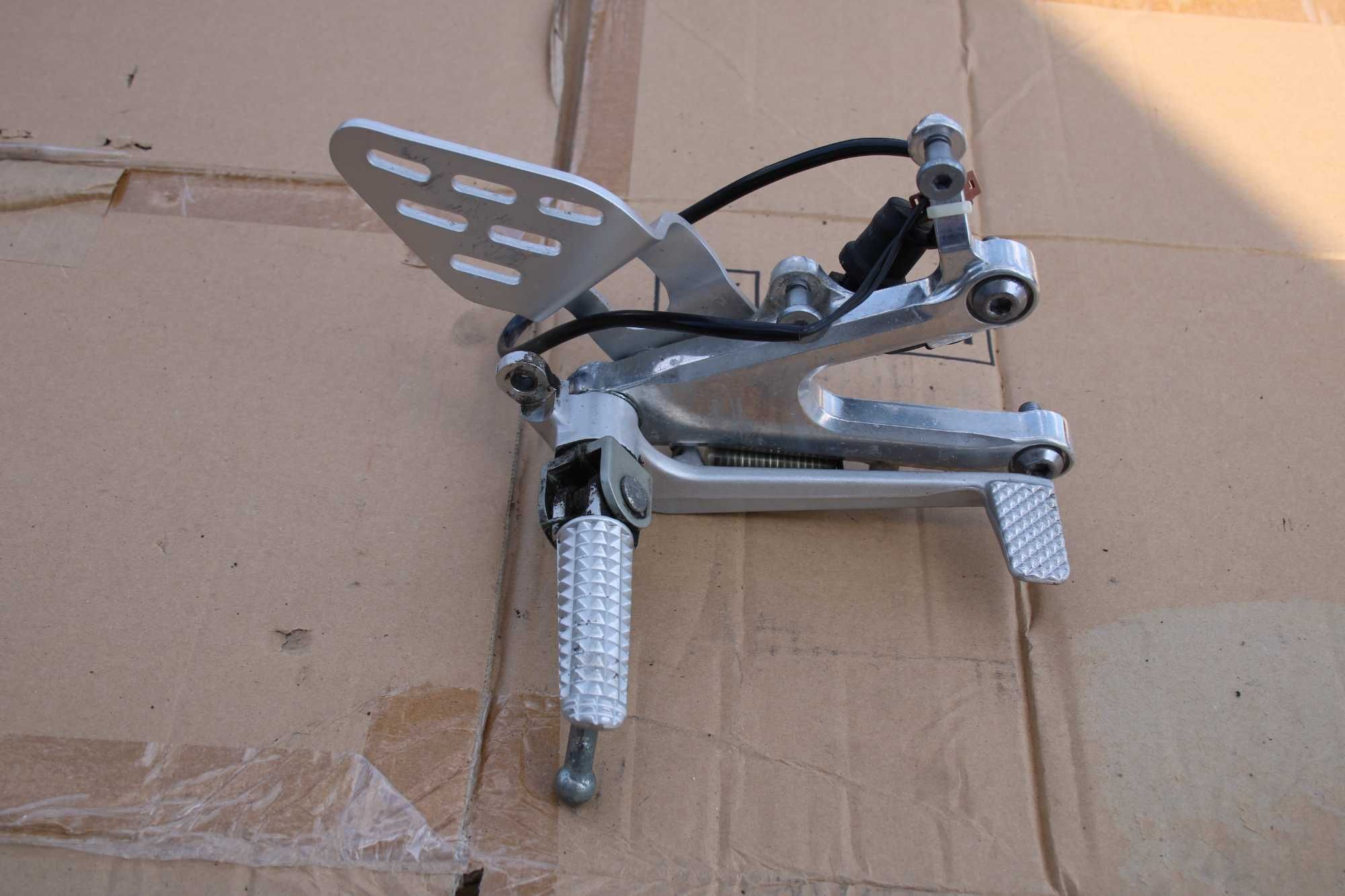 Set Prawy Podnóżek Dźwignia Hamulca Yamaha R6 RJ05 RJ09 5SL 03-05