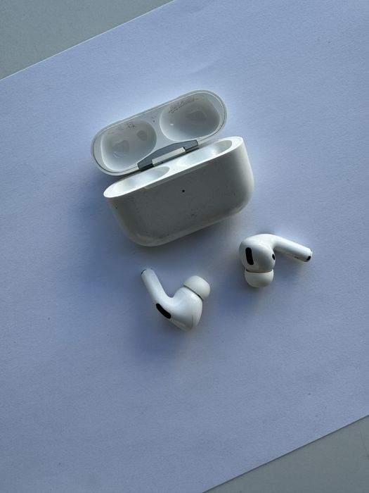 Продам навушники Apple AirPods Pro