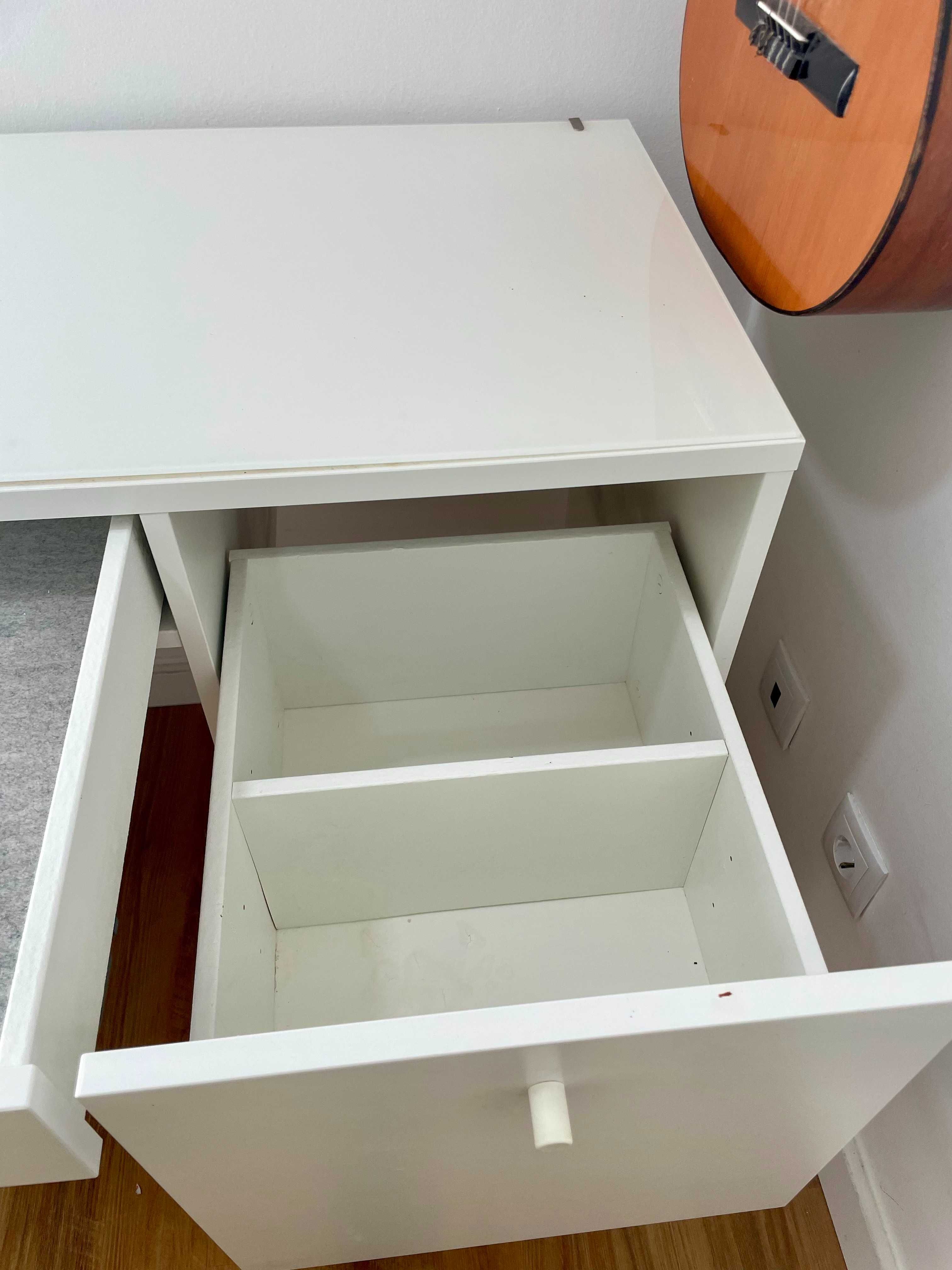 Toucador IKEA, branco