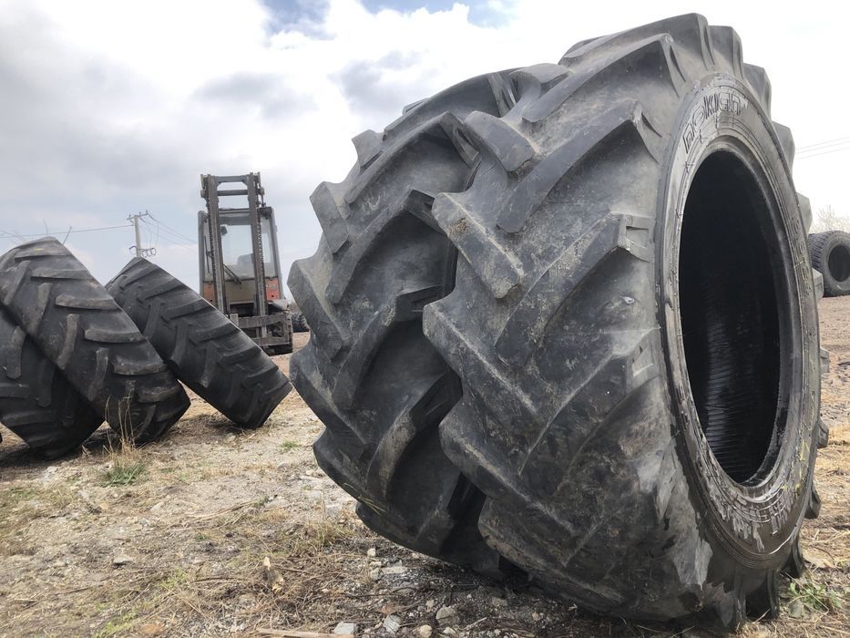 13.6-24 OPONY NOKIAN TRACTOR FS  30 % bieżnika