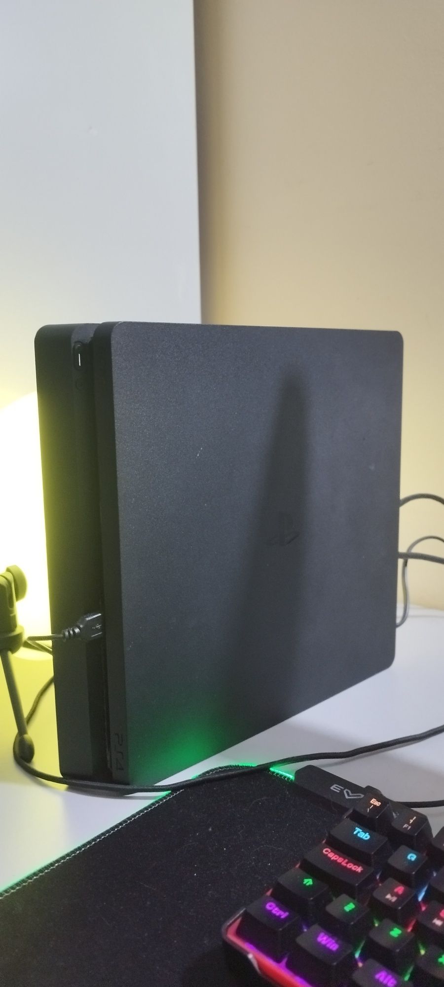 PlayStation 4 (Como Nova)