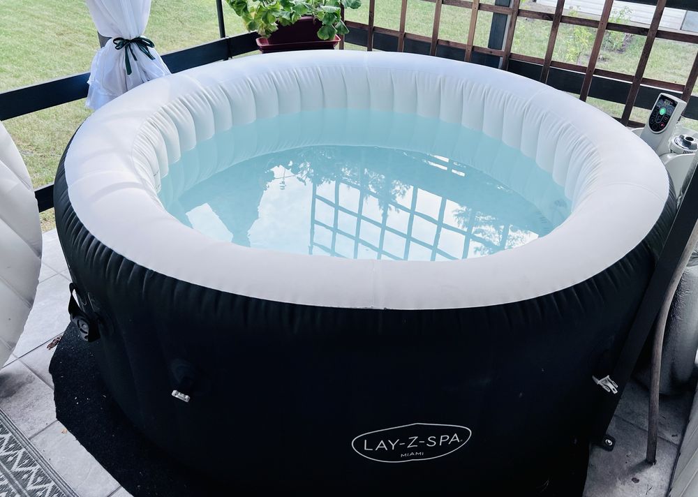 Jacuzzi Lay-Z Spa Miami