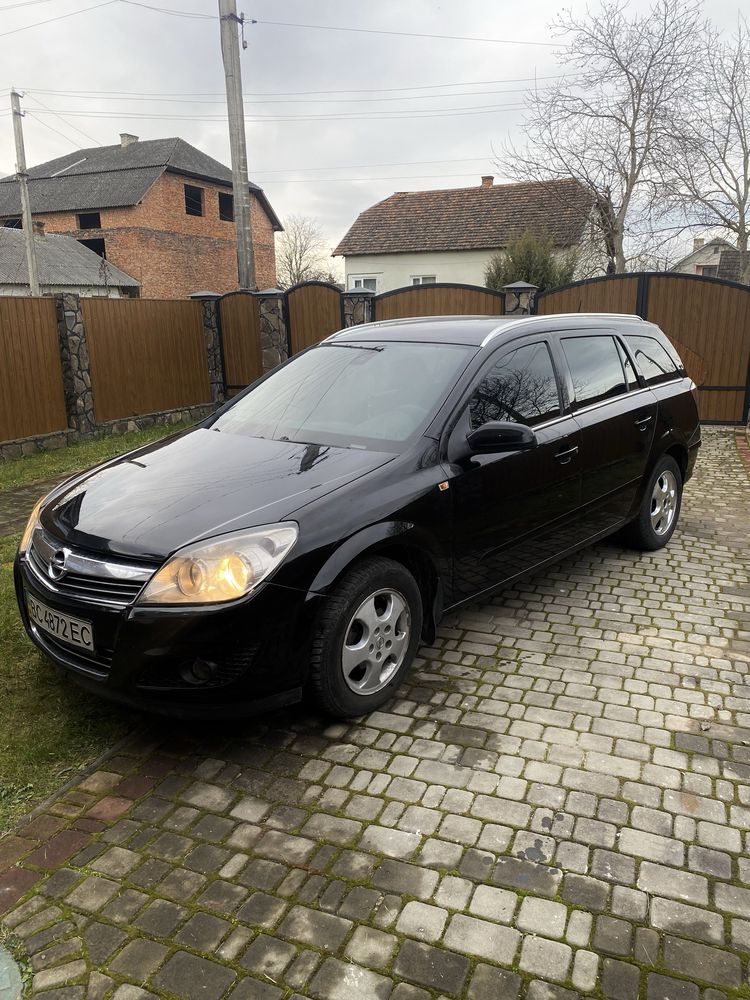 Автомобіль Asrta H