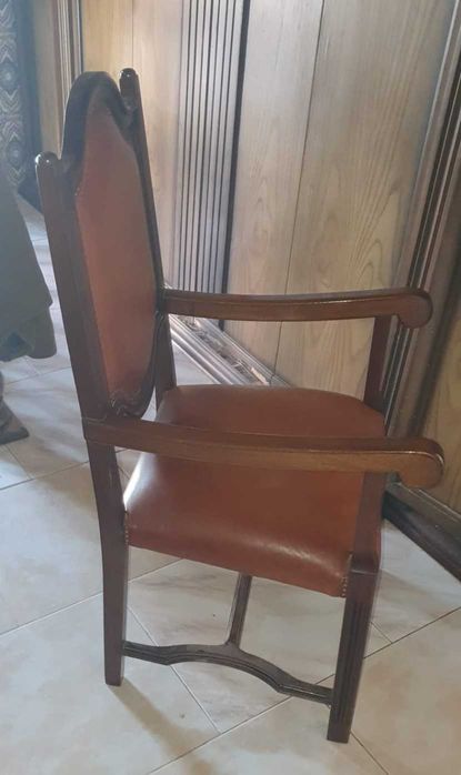 Poltrona em pele, confortável