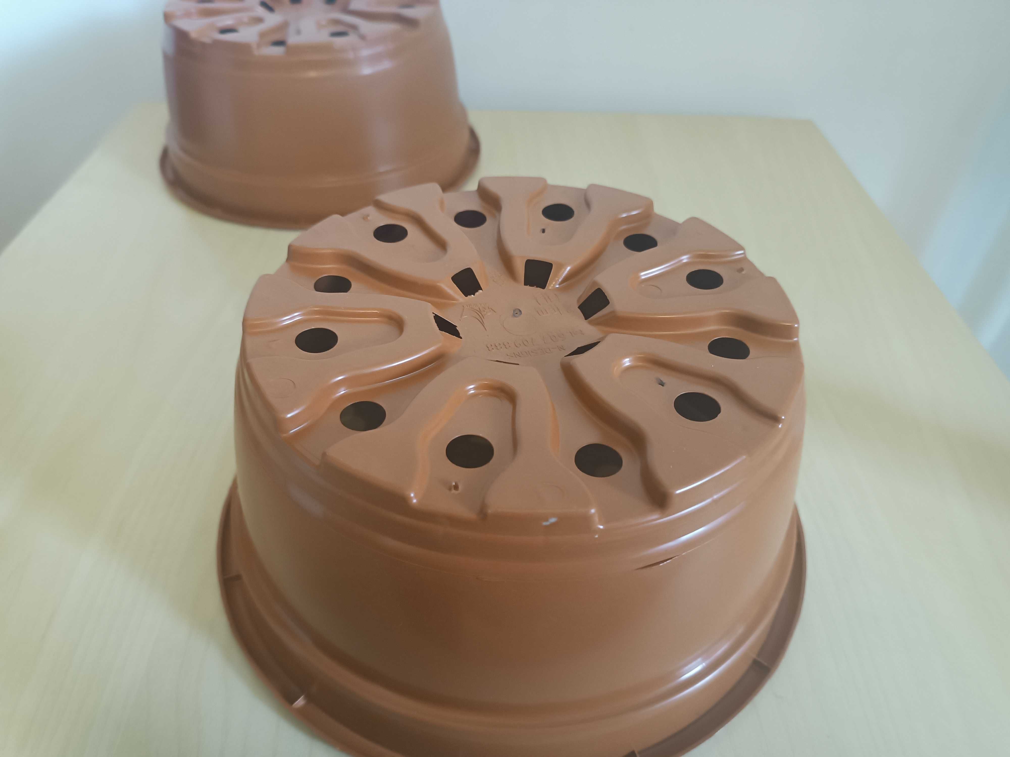 miski doniczki chryzantemowe 3 L na grób 22,5 cm chryzantemy terakota