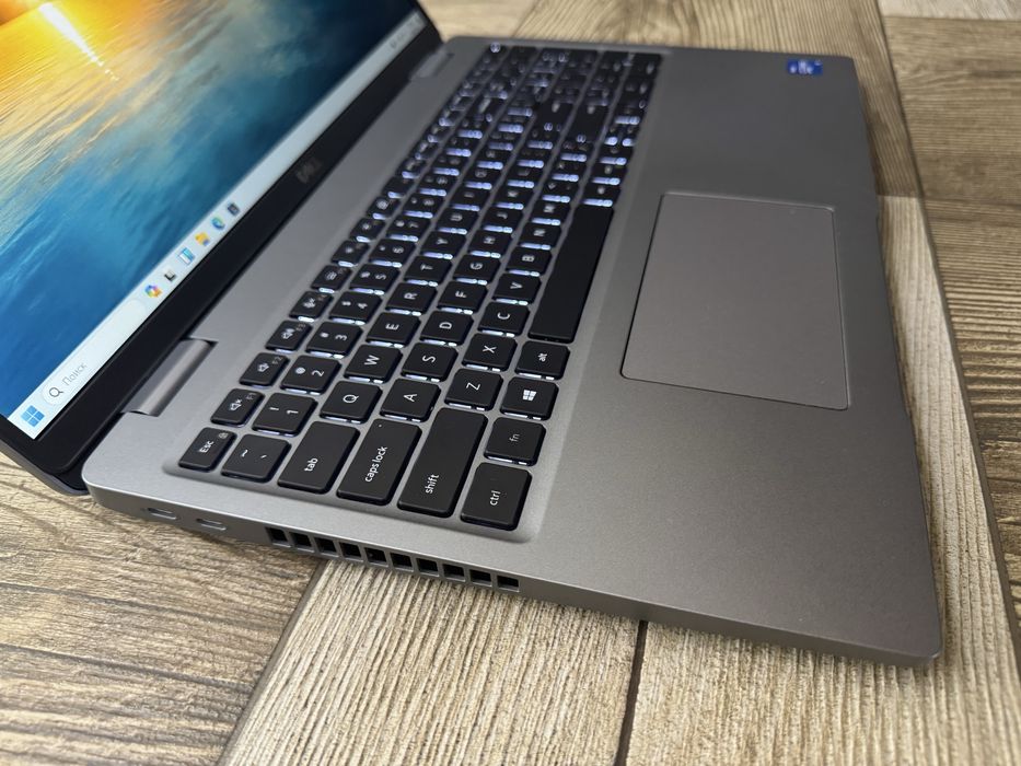 Потужний ноутбук Dell Latitude 5520 i5 11 покоління 16/256GB (512)