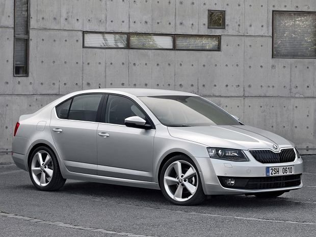 Skoda Octavia Sedan - Barras ORIGINAIS Tejadilho alumínio